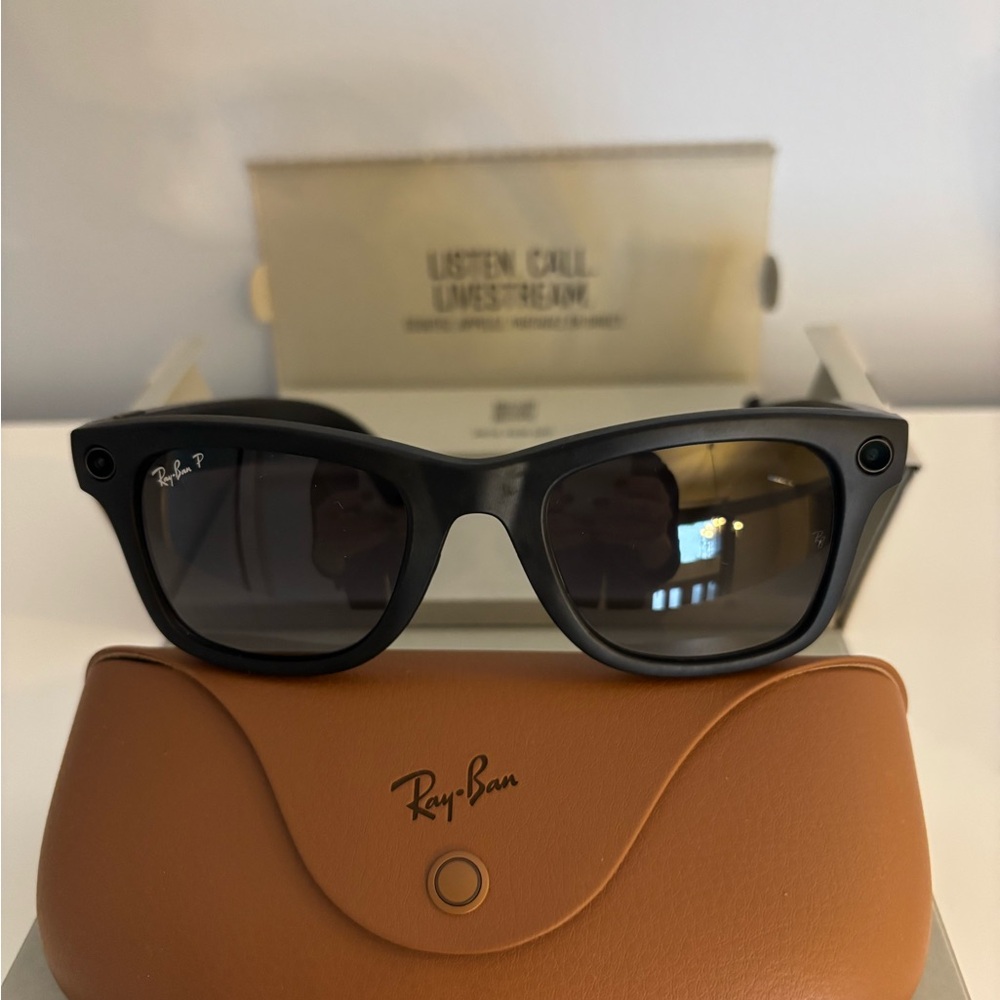 Ray-Ban Meta AI-enabled Sunglasses with Brown Leather Case